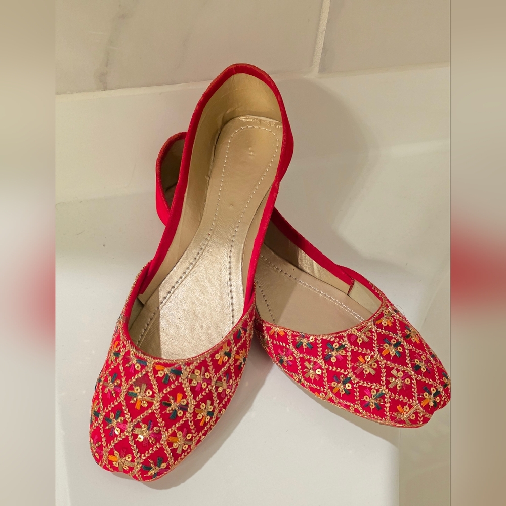 Punjabi Indian Pakistani Jhutti Shoes Khussa Embroidered Red Women's Flats